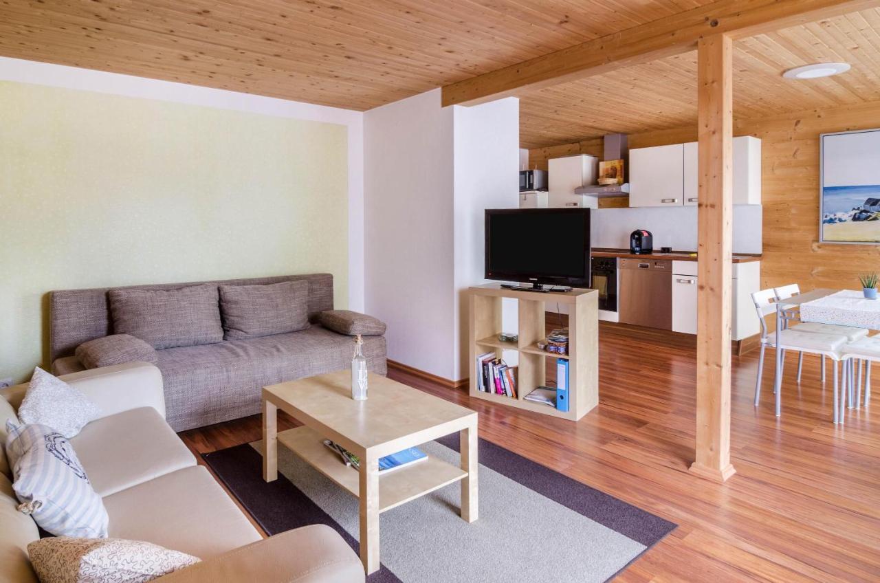 Ferienwohnung Untergeschoss 于伯林根 外观 照片