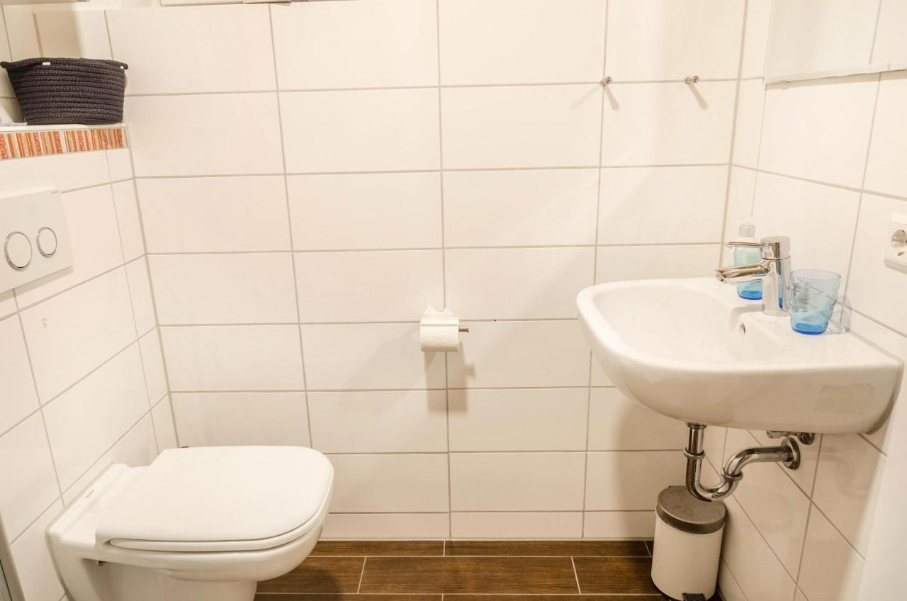 Ferienwohnung Untergeschoss 于伯林根 外观 照片